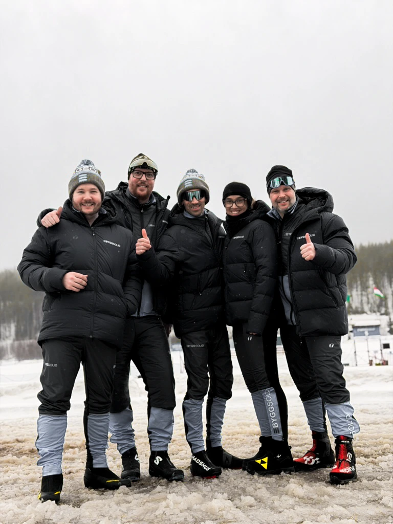 Laget i Byggsolidjackor i snön